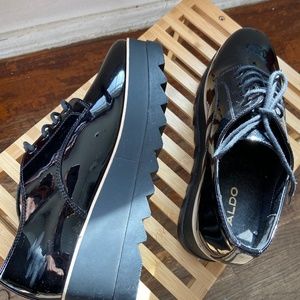 Aldo black patent leather platform super comfy- like new!